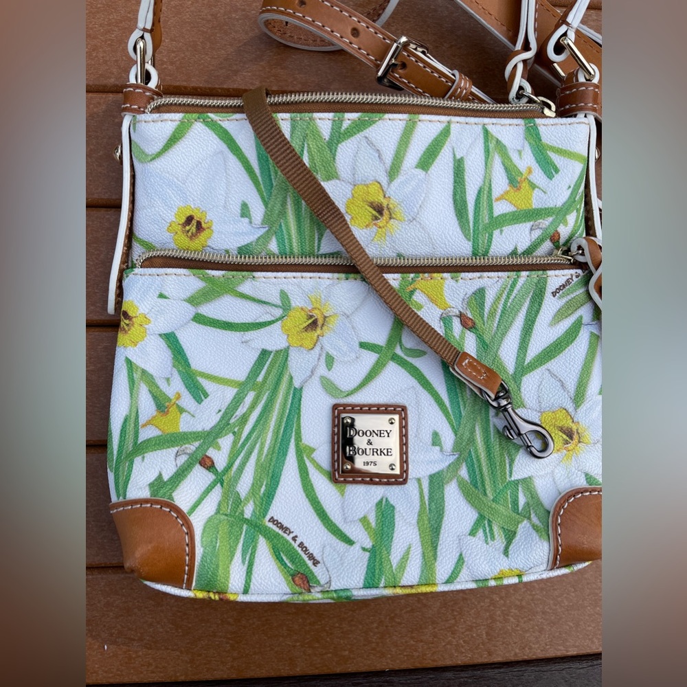 Dooney & Bourke Bag